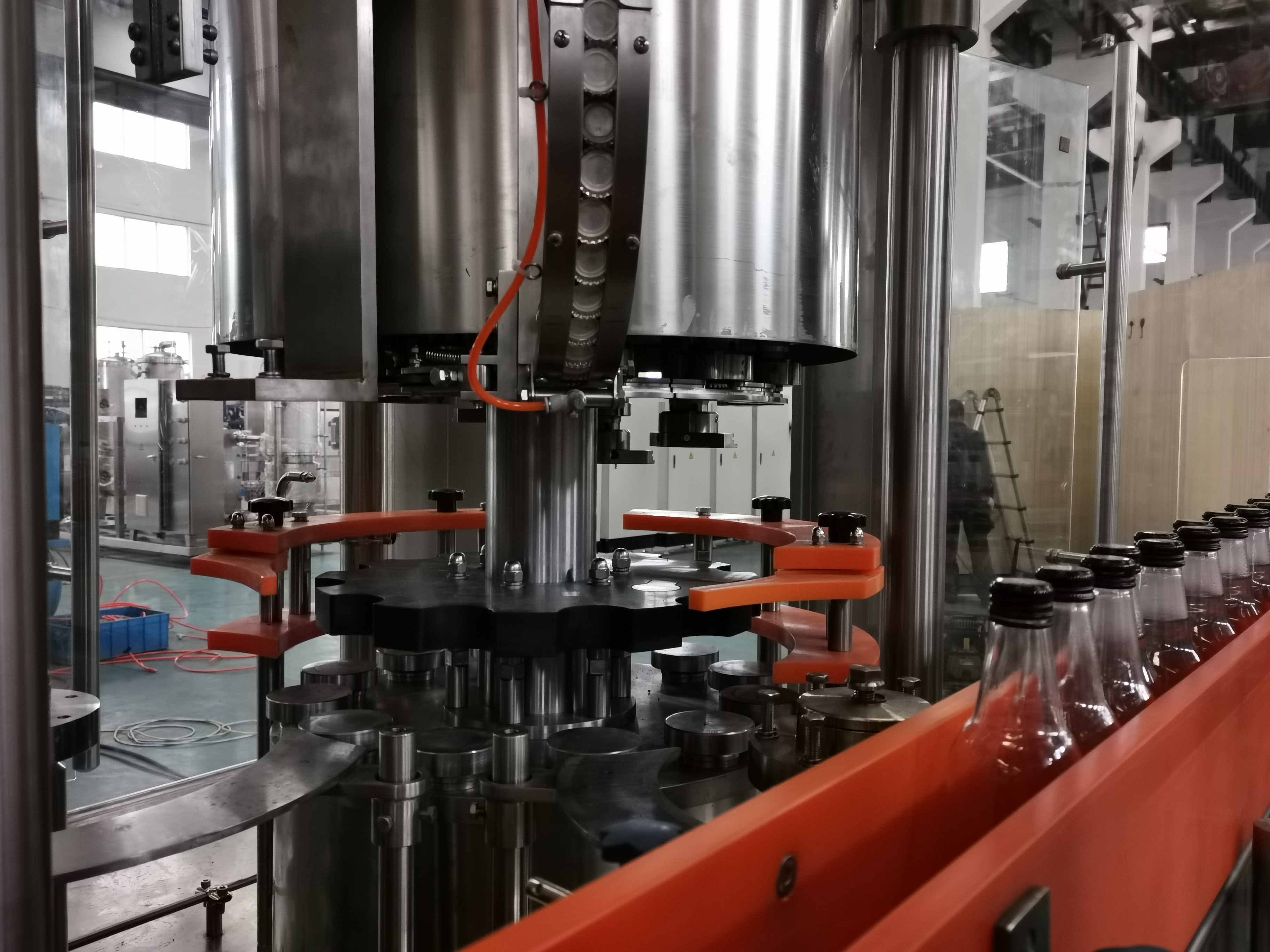 الزجاج/الألمنيوم المعبأة في زجاجات البيرة ملء خط كامل روب كاب و Crown Cap & Ring Cap 