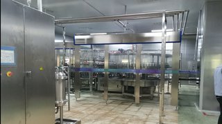 24000BPH في الساعة الزجاجية المعبأة في زجاجات الحرف اليدوية ملء الخط الكامل لخط ROPP CAP 