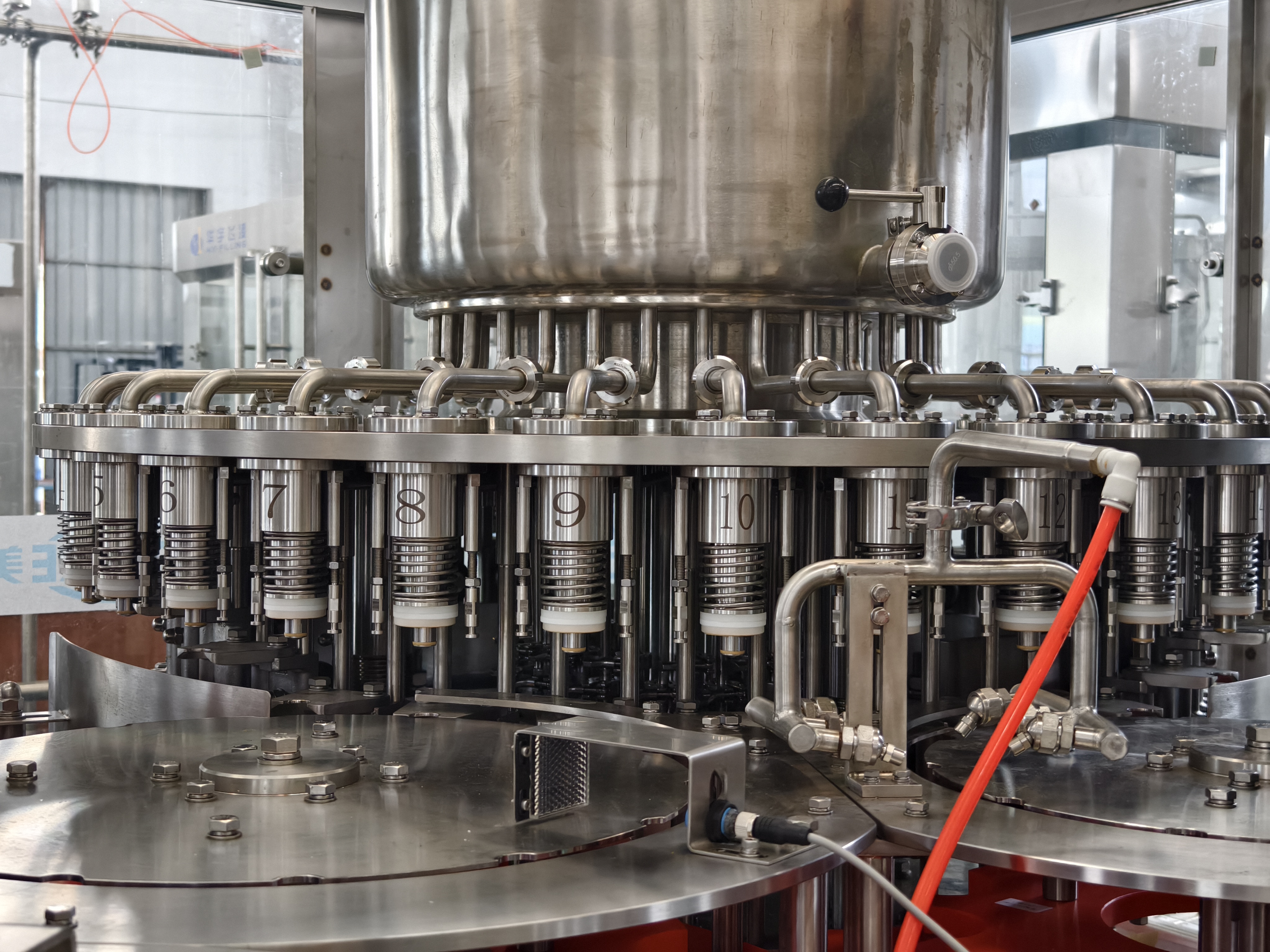  خط ملء العصير