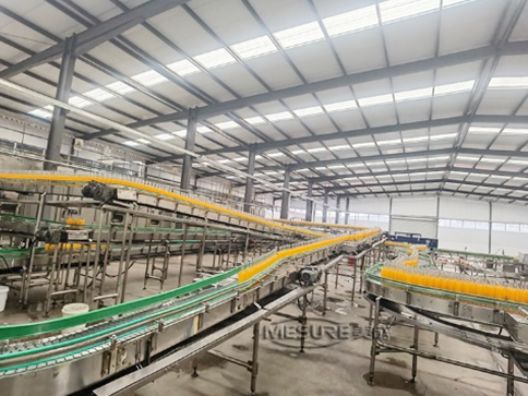 آلة Combi التي تلخى الملاءمة لزجاجات Pet Juice | خط مخصص ، كفاءة عالية 12000 بيصة في الساعة