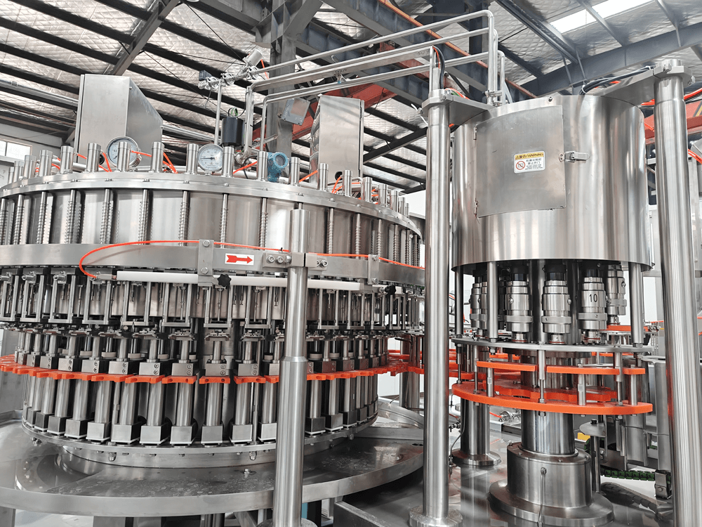 آلة Combi التي تلتقط الملاءة لزجاجات الحيوانات الأليفة | خط مشروب غازية مخصص ، 15000BPH عالية الكفاءة