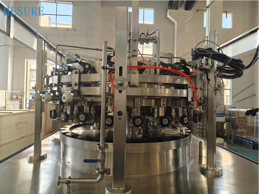 يمكن أن تملأ خطوط ملء البيرة والمشروبات الغازية | آلات بيز صغيرة مخصصة مع ختم فعال