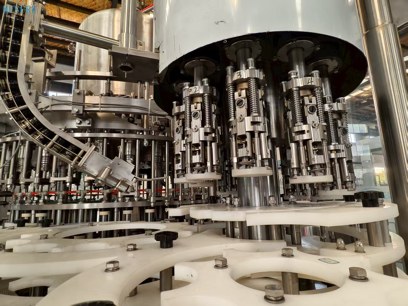 آلة ملء عالية الجودة لإنتاج ماء الزجاج الزجاجي