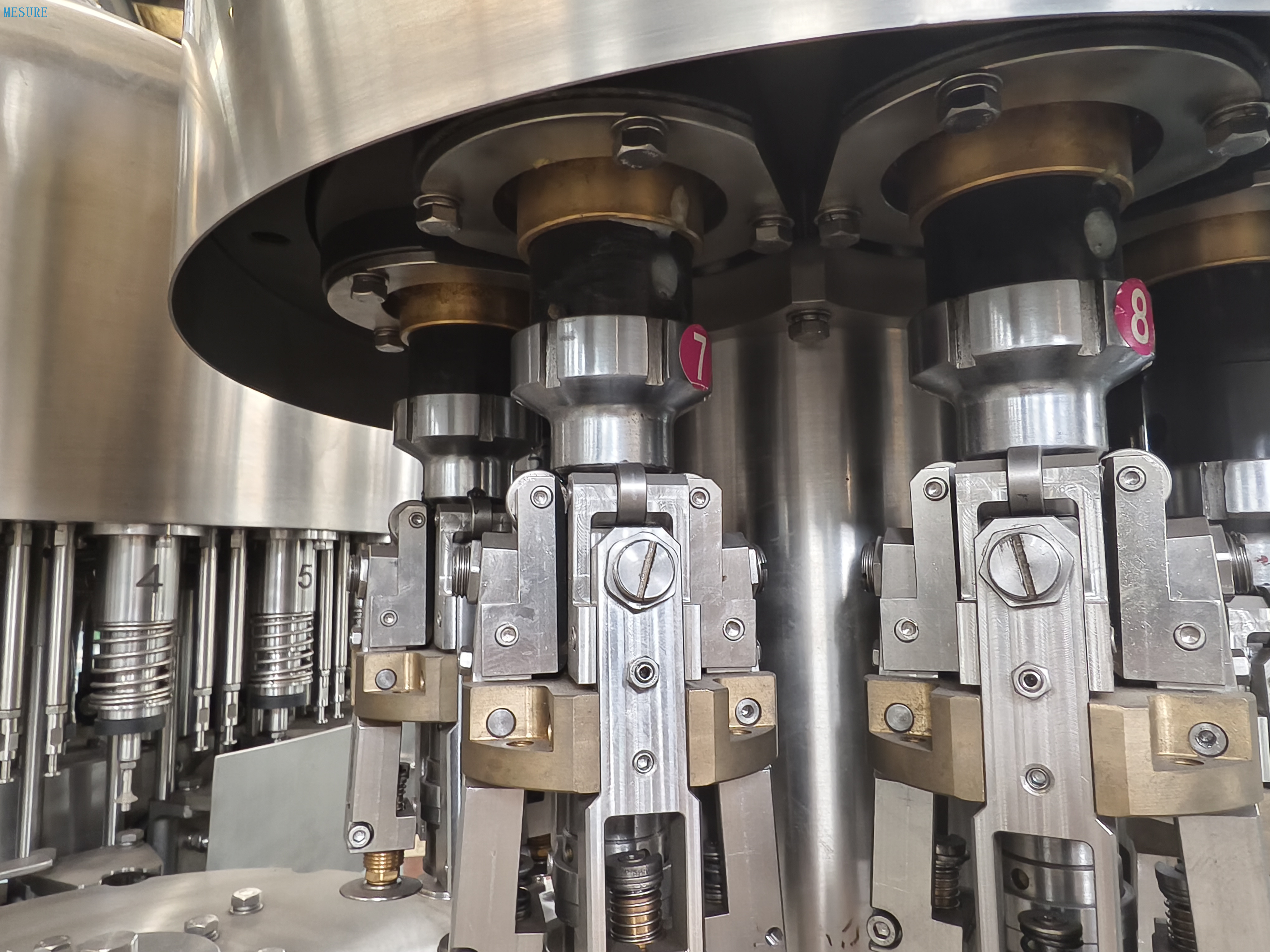 آلة ملء الماء الزجاجية التلقائية الكاملة/ حشو زجاجة زجاجية