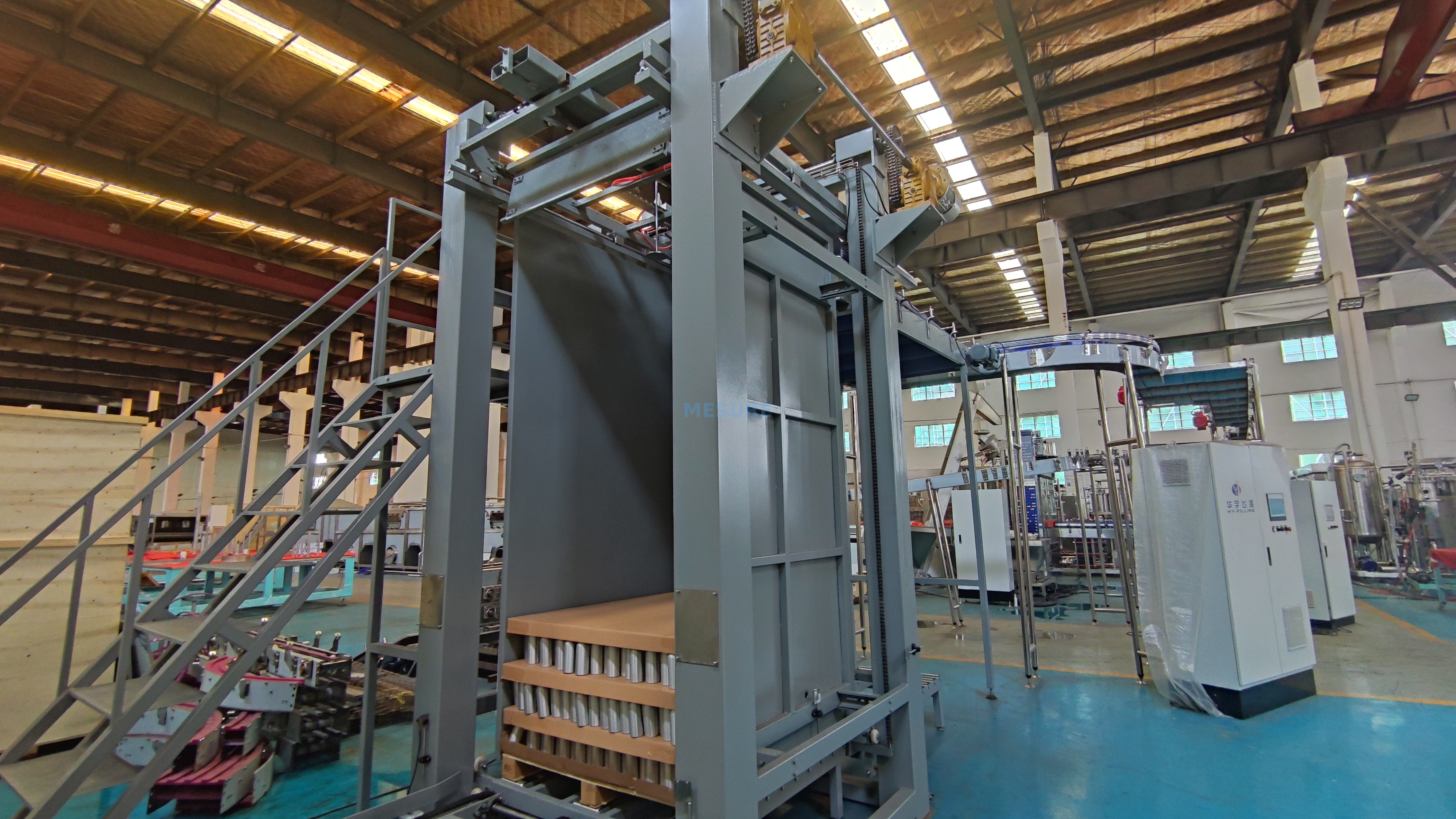 نوع العمود الأوتوماتيكي نوع الروبوت Gantry Carton Box Case Pack 5 جالون الزجاج يمكن أن يتراص برميل متراصة منخفضة وضعية منخفضة الموضع معدات نظام الجهاز